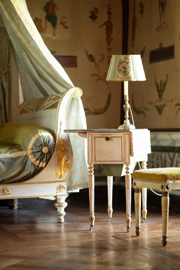 Le Chateau De Bonnemare - Bed And Breakfast Radepont Exteriör bild