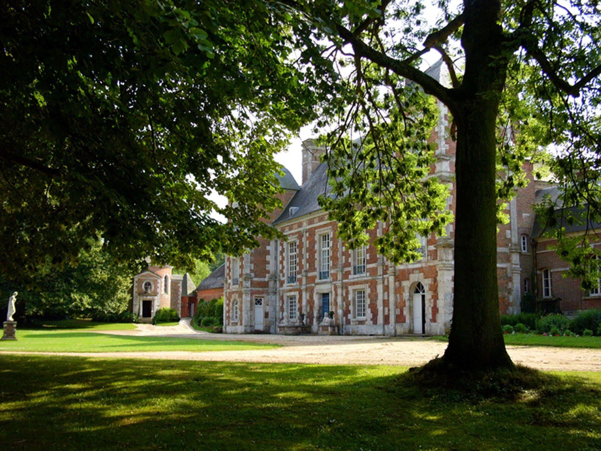 Le Chateau De Bonnemare - Bed And Breakfast Radepont Exteriör bild