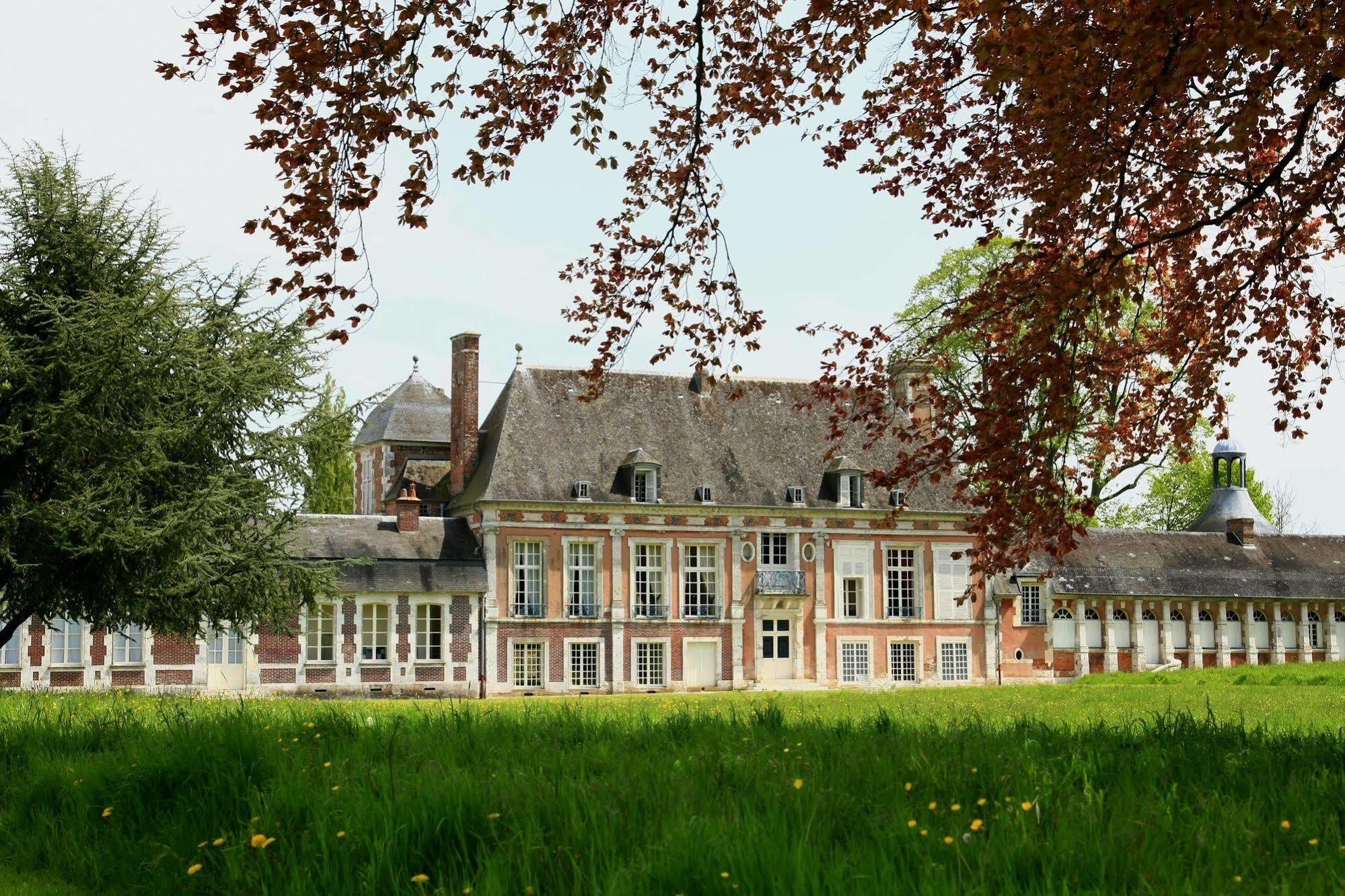 Le Chateau De Bonnemare - Bed And Breakfast Radepont Exteriör bild