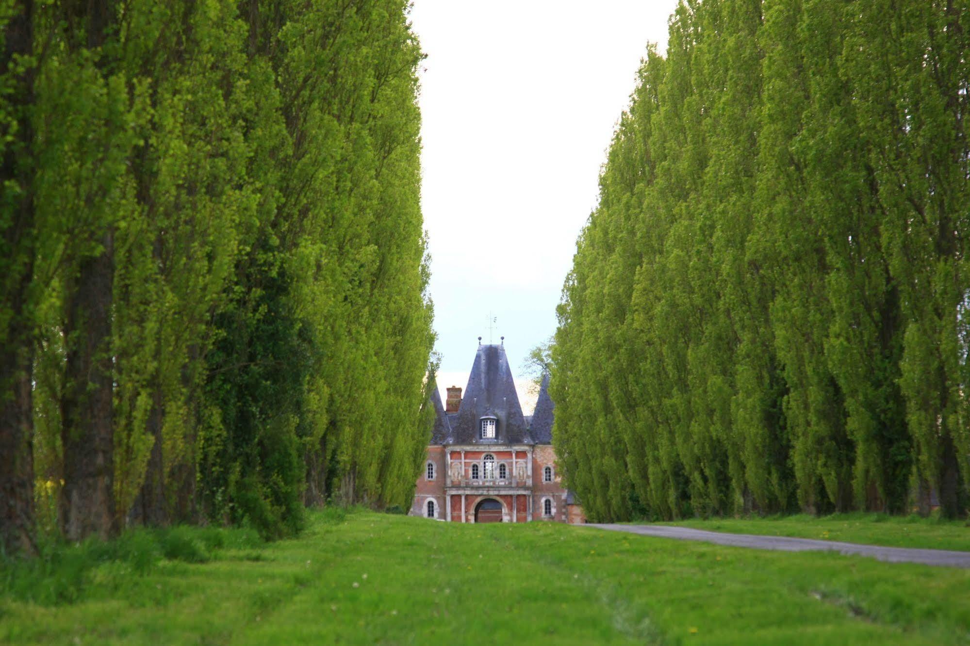 Le Chateau De Bonnemare - Bed And Breakfast Radepont Exteriör bild