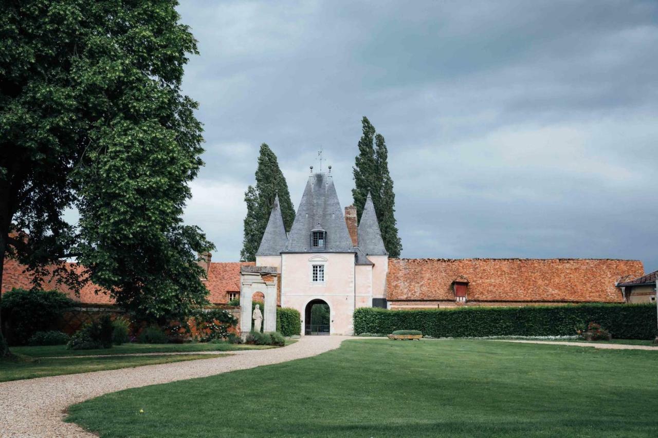 Le Chateau De Bonnemare - Bed And Breakfast Radepont Exteriör bild